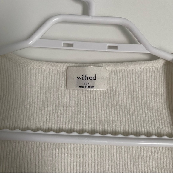 EUC white Wilfred long sleeve light sweater - Picture 3 of 3